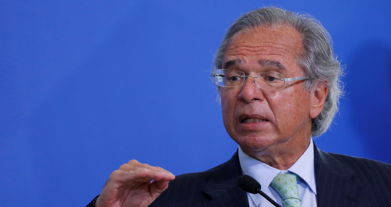 Manifestantes protestam contra Paulo Guedes em Brasília